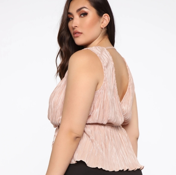 blouse - Picture 2 of 4